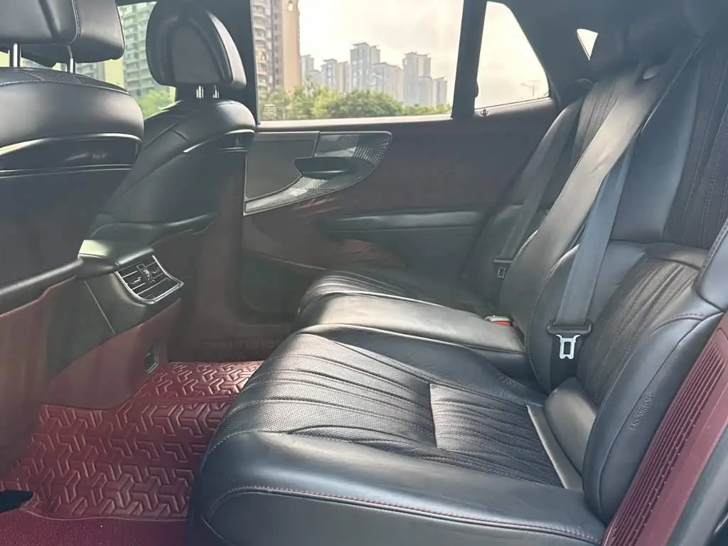 Lexus LS 2020 — Photo 12/19