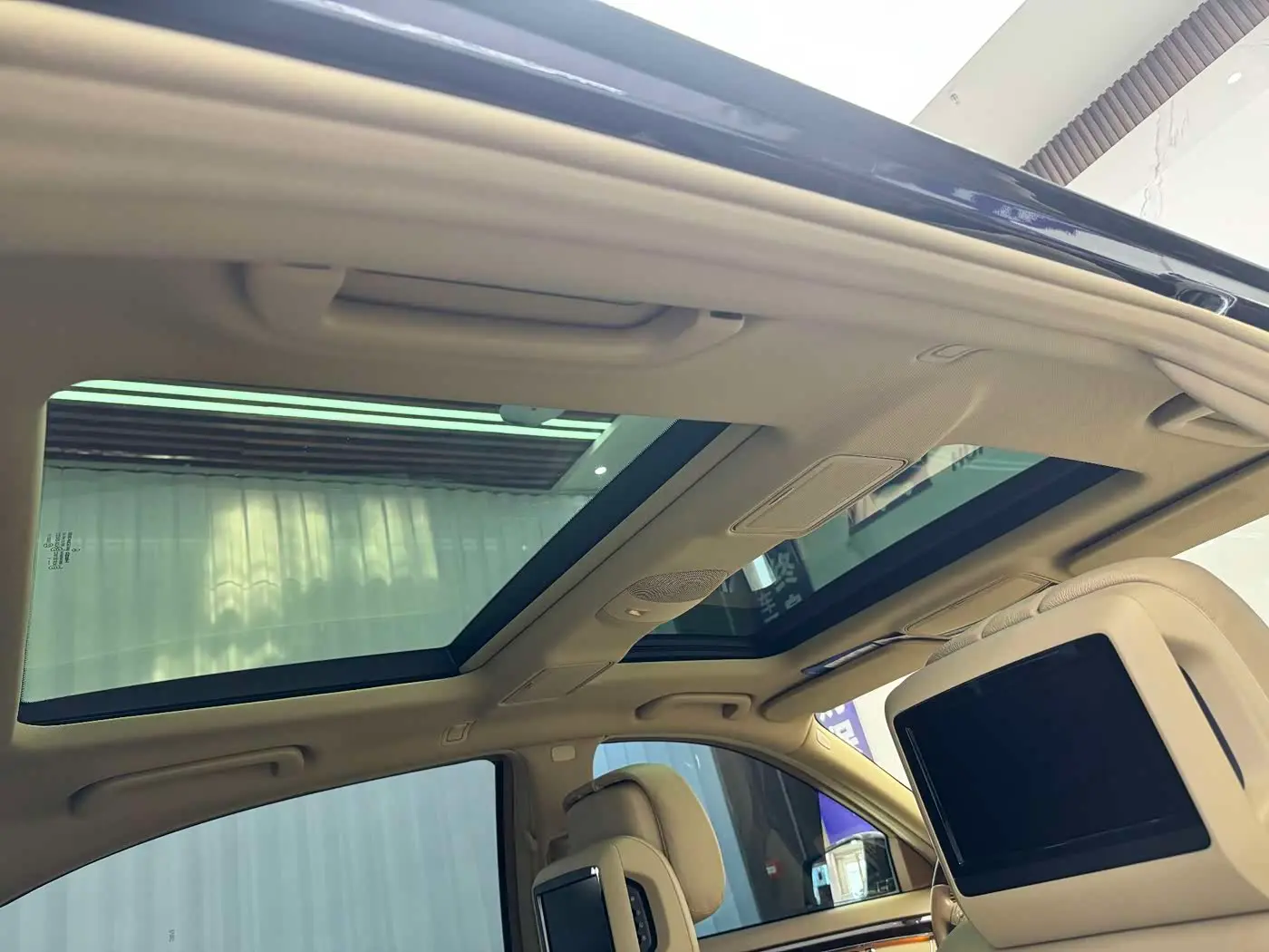 Mercedes-Benz S-Class 2010 — Photo 15/20