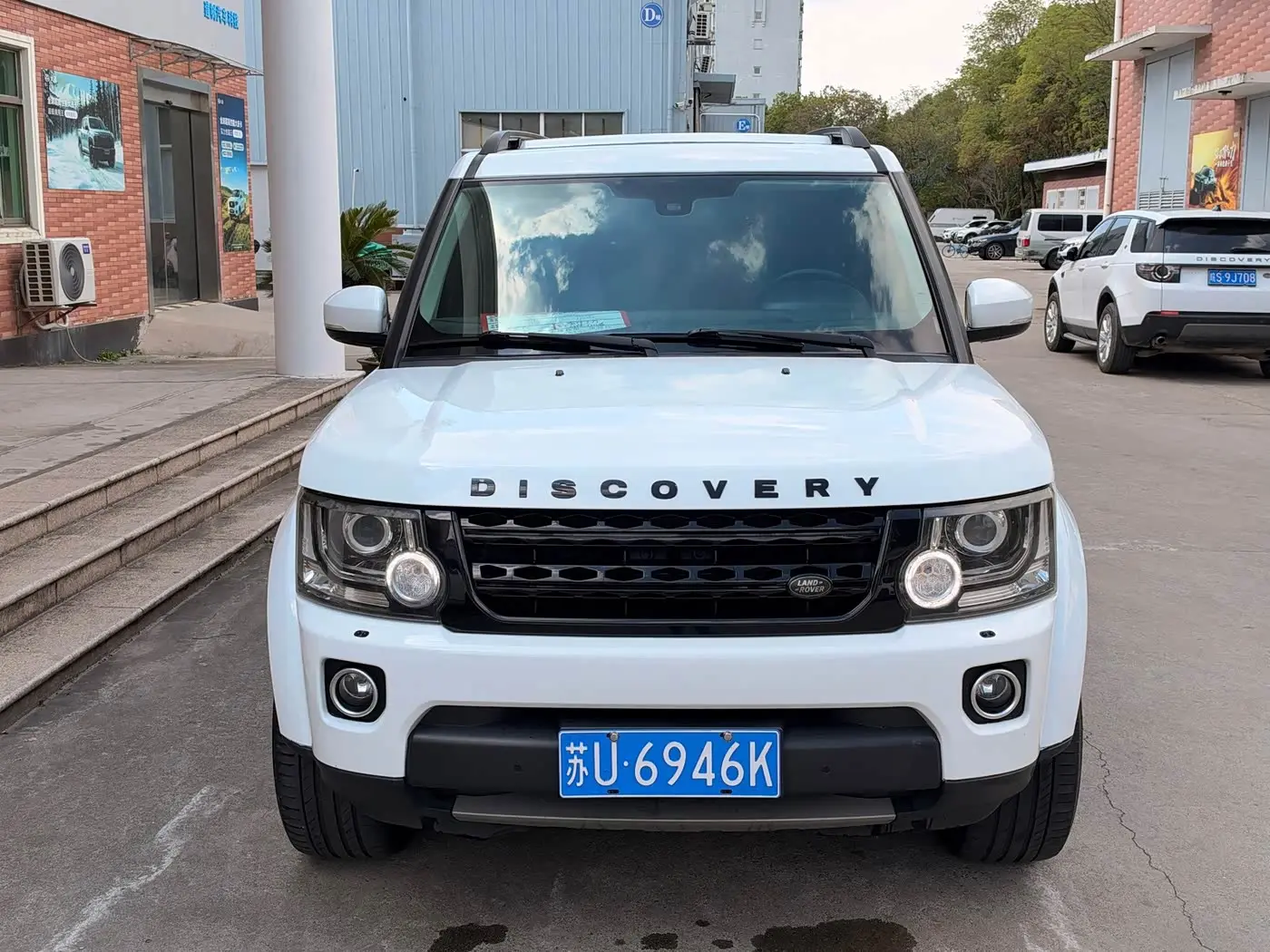 Land Rover Discovery 2014 — Фото 2/9