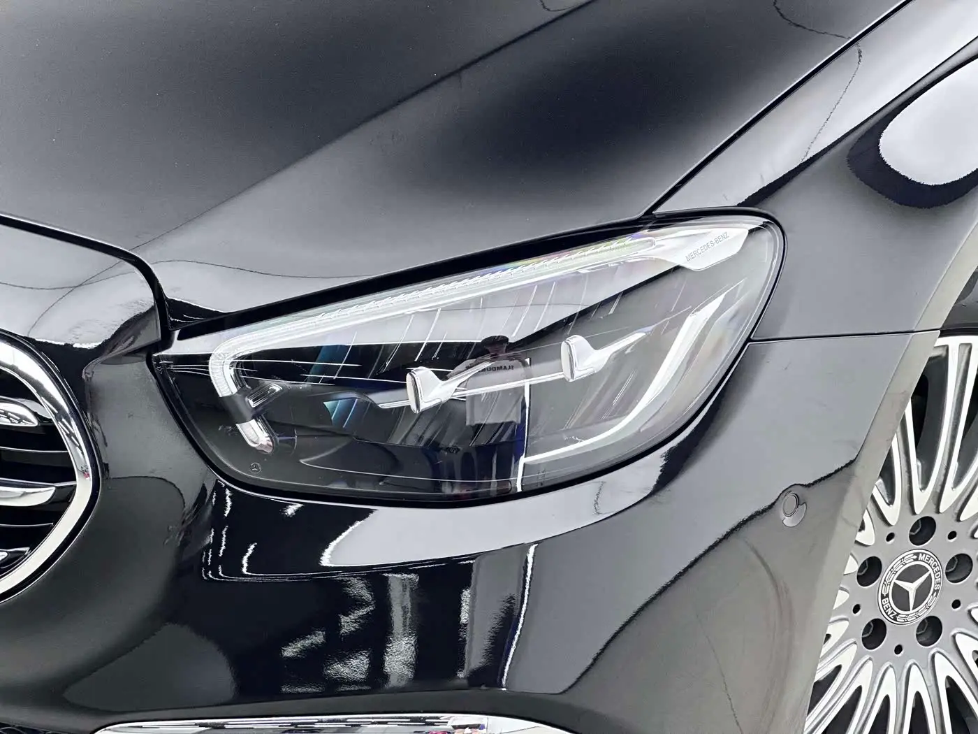 Mercedes-Benz E-Class 2022 — Фото 8/14