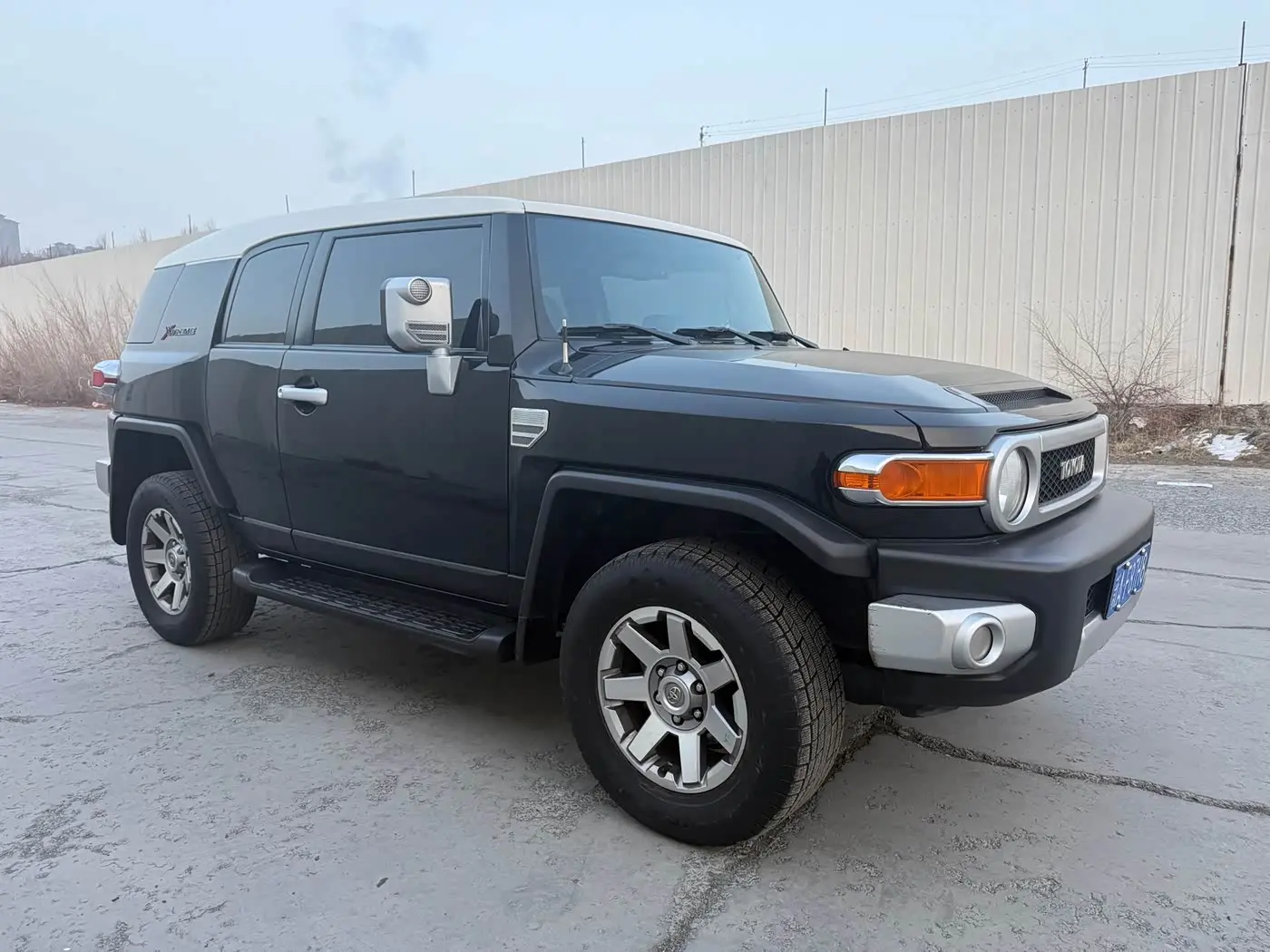 Toyota FJ Cruiser 2017 — Фото 1/9