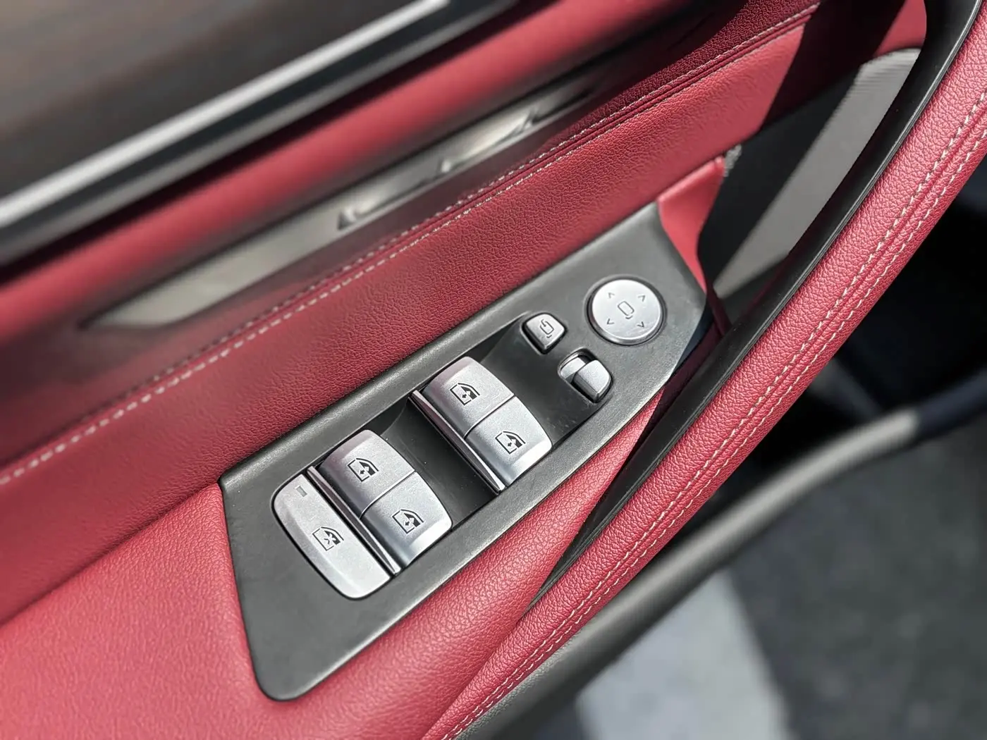 BMW 5 Series 2023 — Фото 14/20
