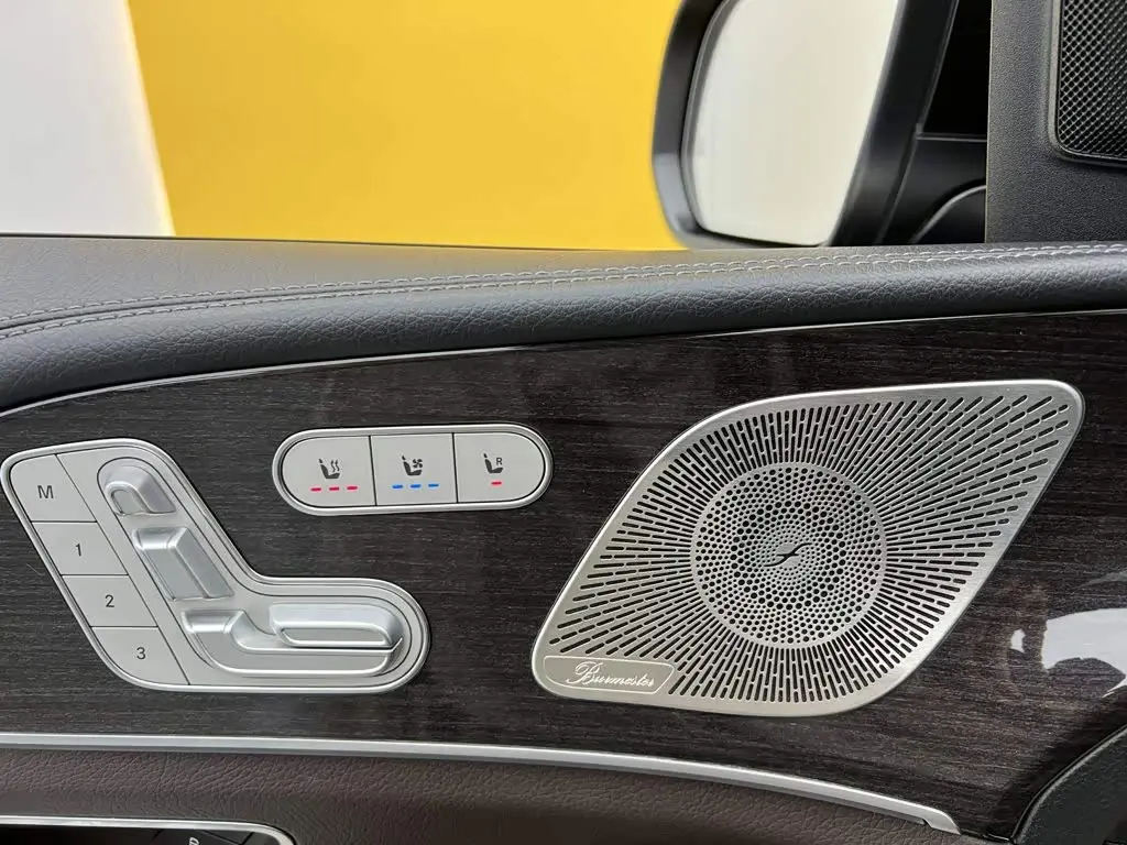 Mercedes-Benz GLS 2023 — Photo 17/20