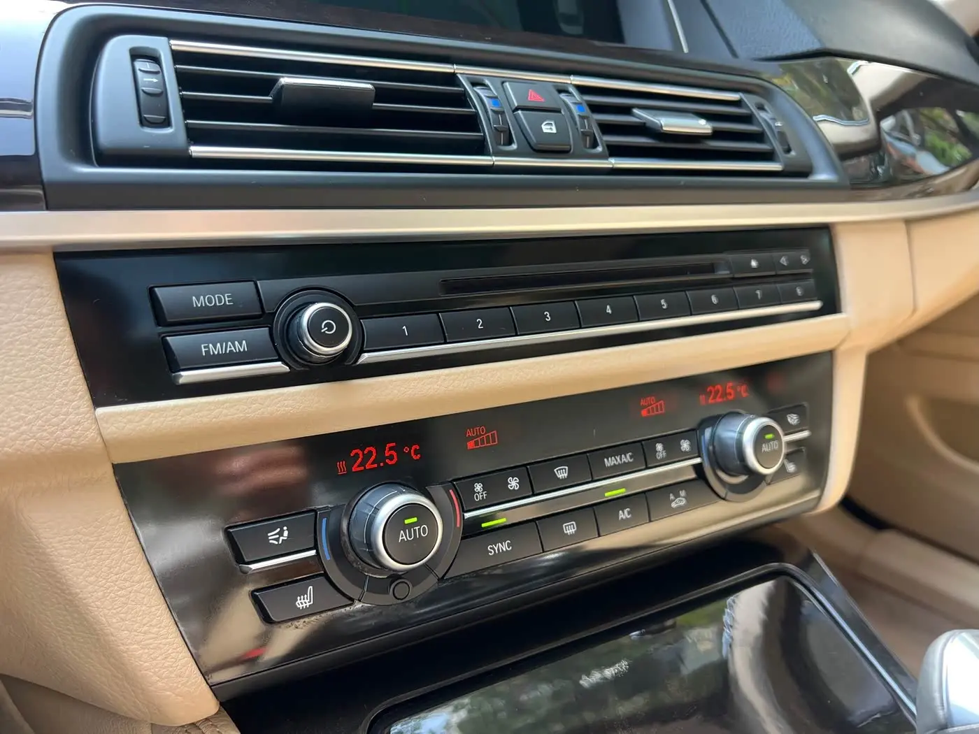 BMW 5 Series 2014 — Photo 19/19