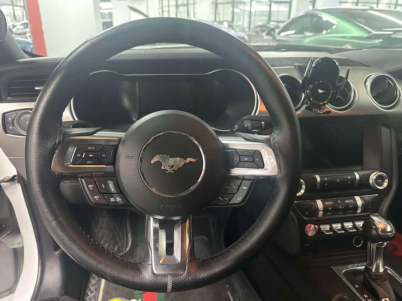 Ford Mustang 2019 — Фото 9/17