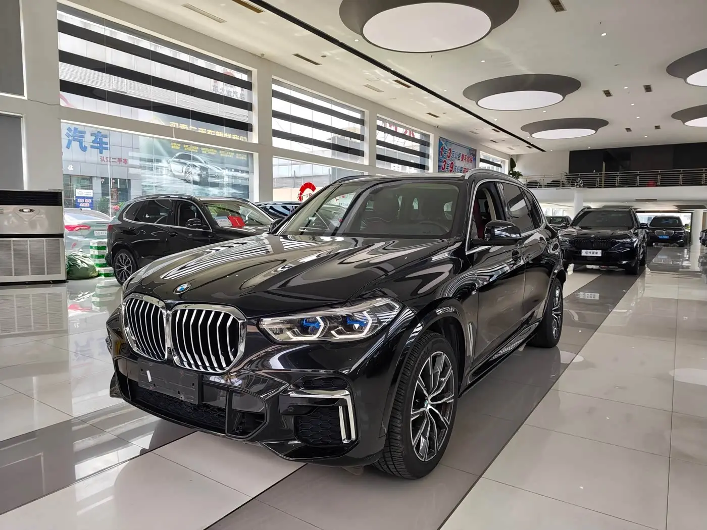 BMW X5 2023 — Фото 1/16