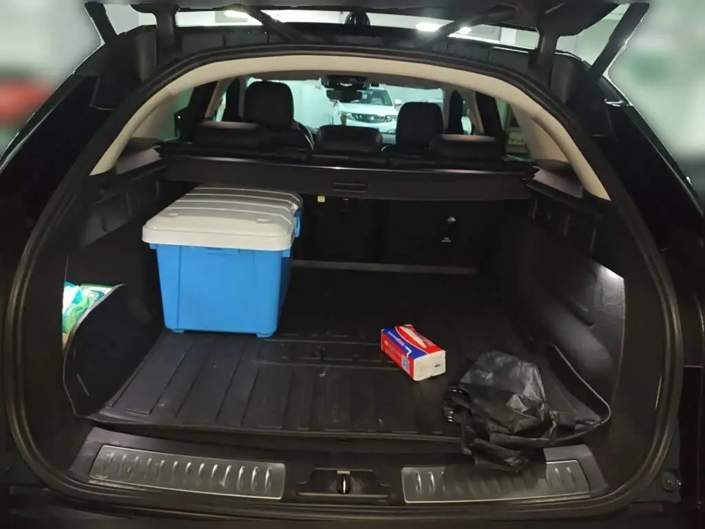 Land Rover Range Rover Velar 2024 — Şəkil 15/20