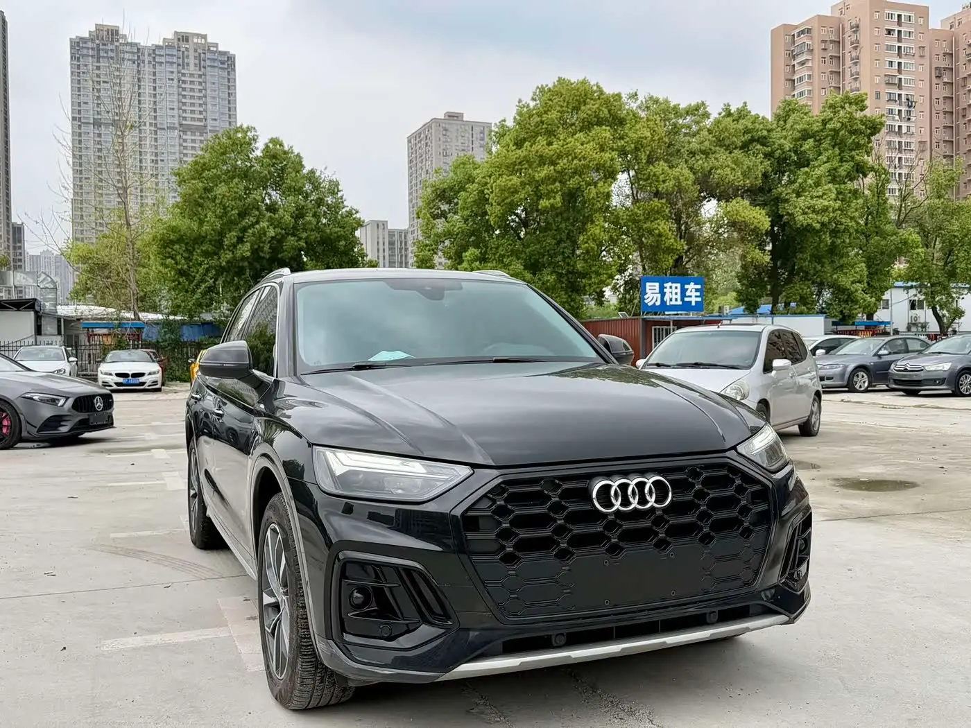 Audi Q5L 2025 — Photo 4/17