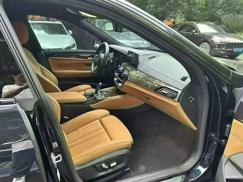 BMW 6 Series GT 2019 — Şəkil 7/9