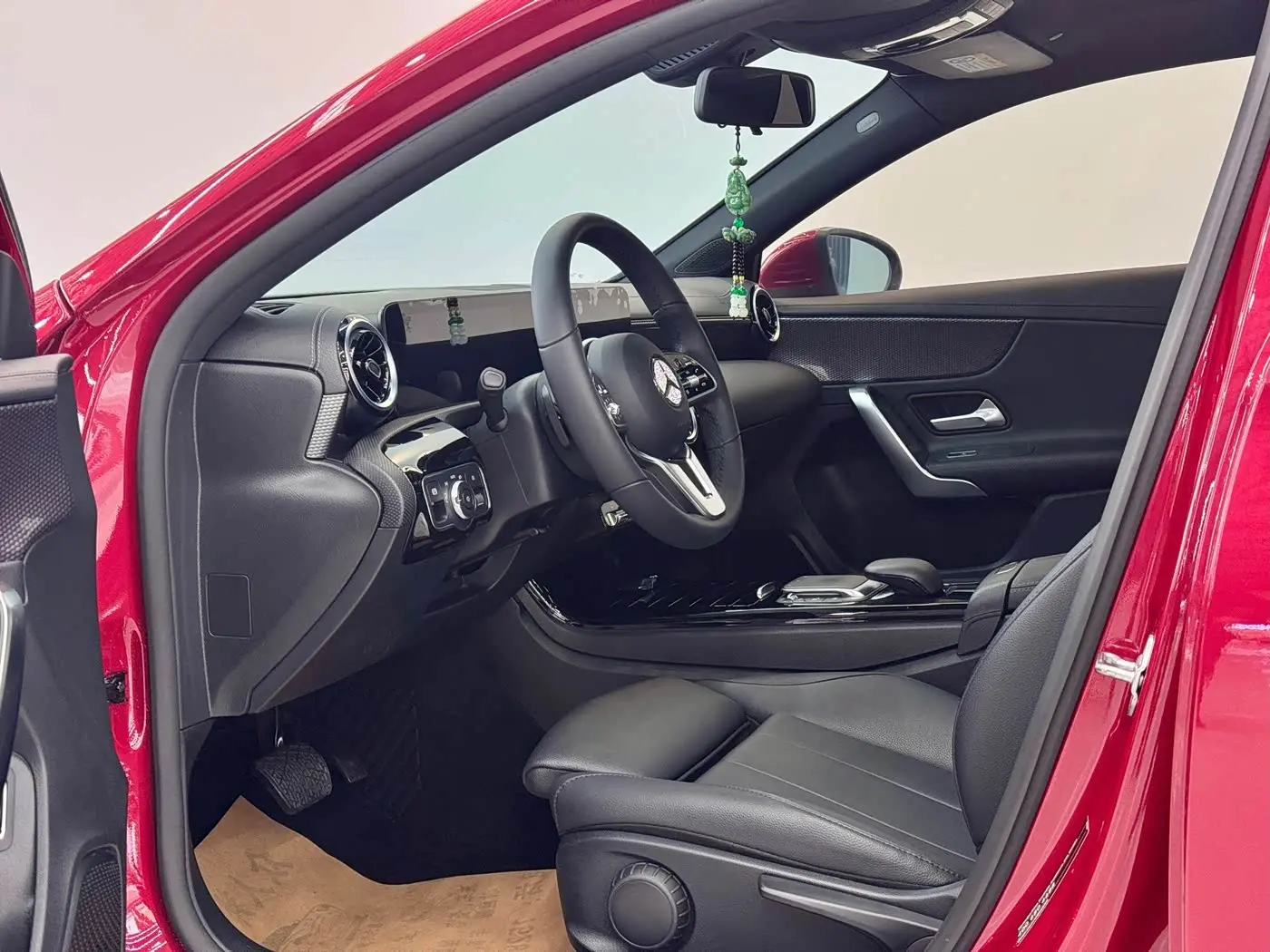 Mercedes-Benz A-Class 2021 — Фото 4/20