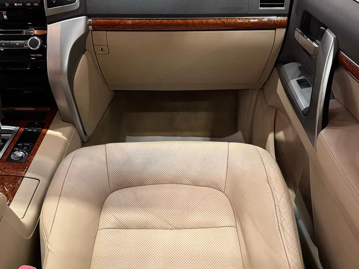 Toyota Land Cruiser 2013 — Photo 14/20