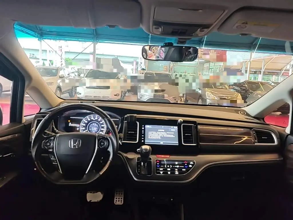 Honda Elysion 2017 — Şəkil 10/20