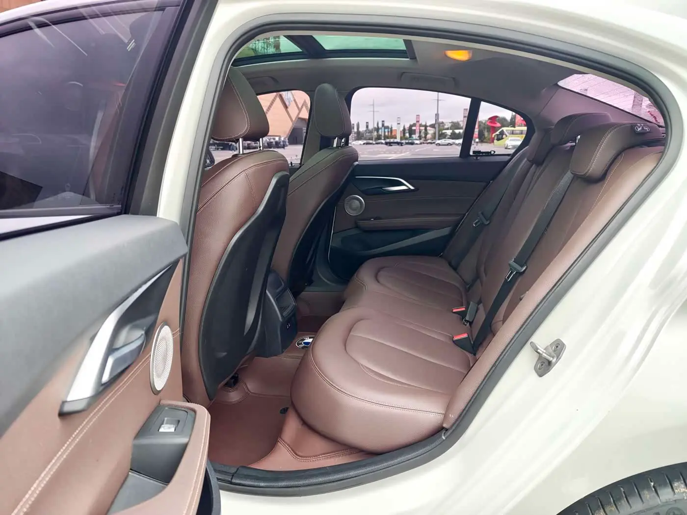 BMW 1 Series 2022 — Şəkil 19/20
