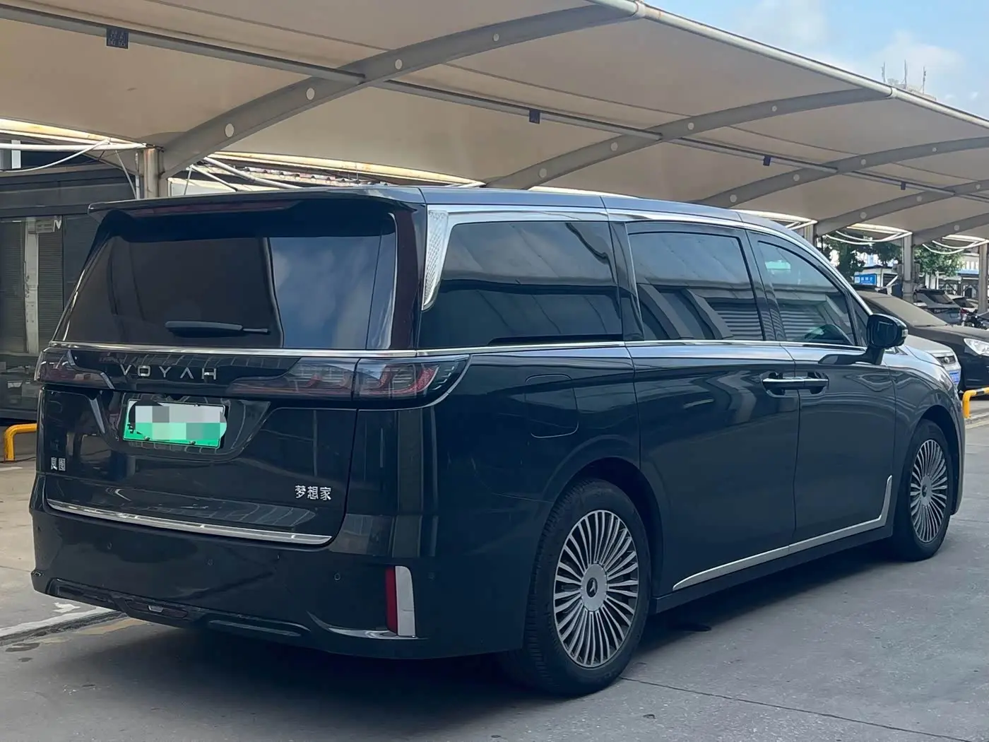 Voyah Auto Voyah Dreamer 2024 — Photo 4/10