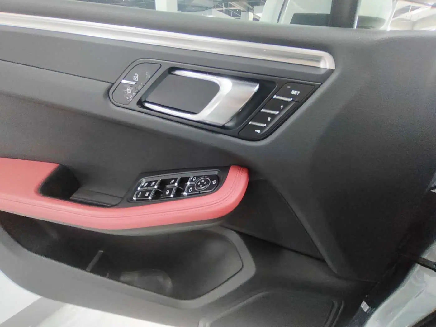 Porsche Macan 2020 — Photo 5/15