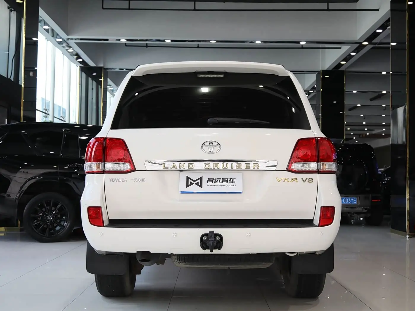 Toyota Land Cruiser 2011 — Photo 16/17