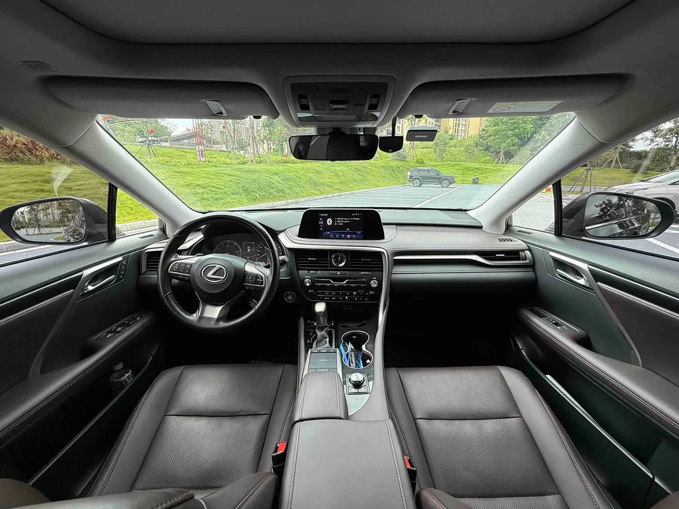 Lexus RX 2021 — Photo 7/9