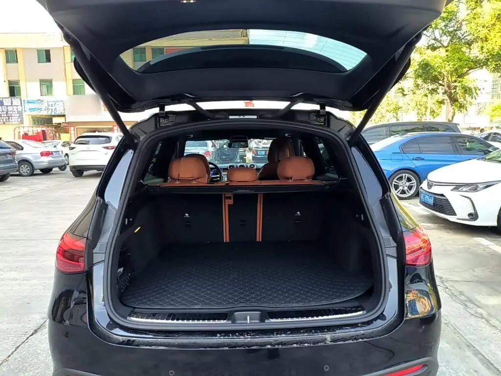 Mercedes-Benz GLC 2025 — Photo 19/20