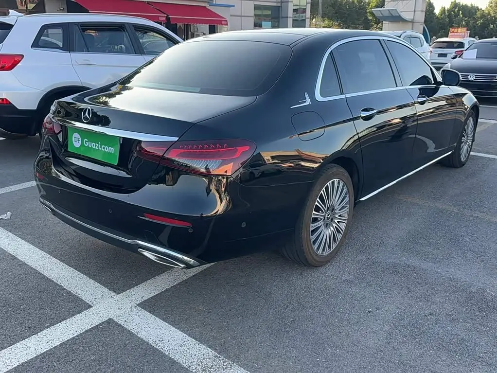 Mercedes-Benz E-Class 2022 — Photo 10/20