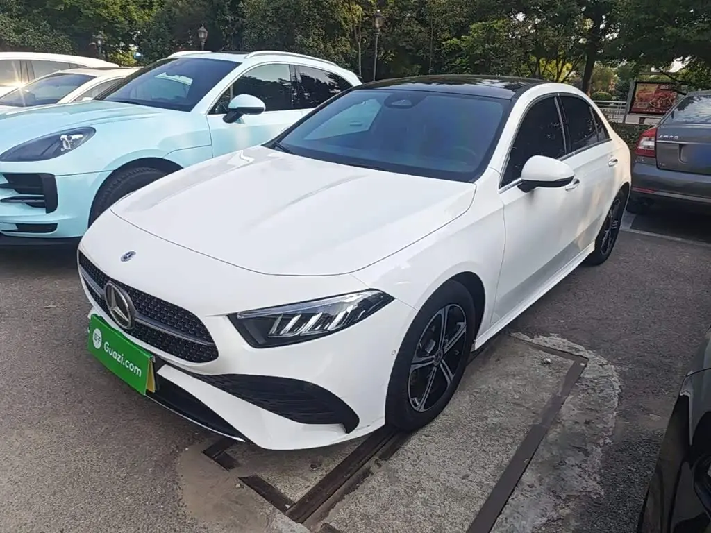 Mercedes-Benz A-Class 2024 — Фото 1/20