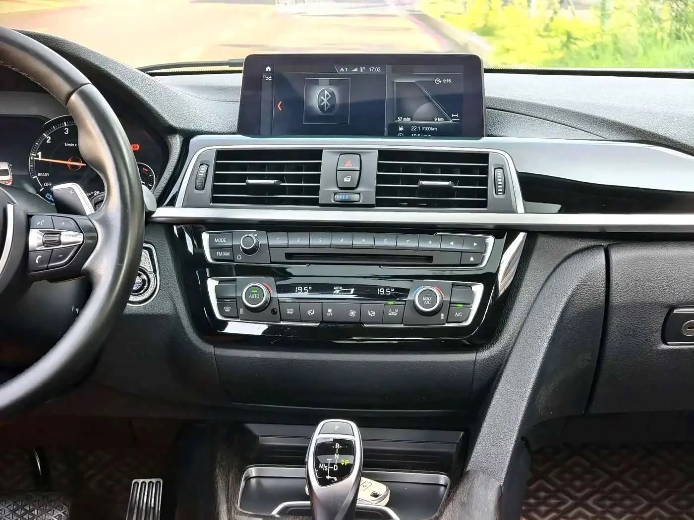 BMW 3 Series 2019 — Фото 11/14