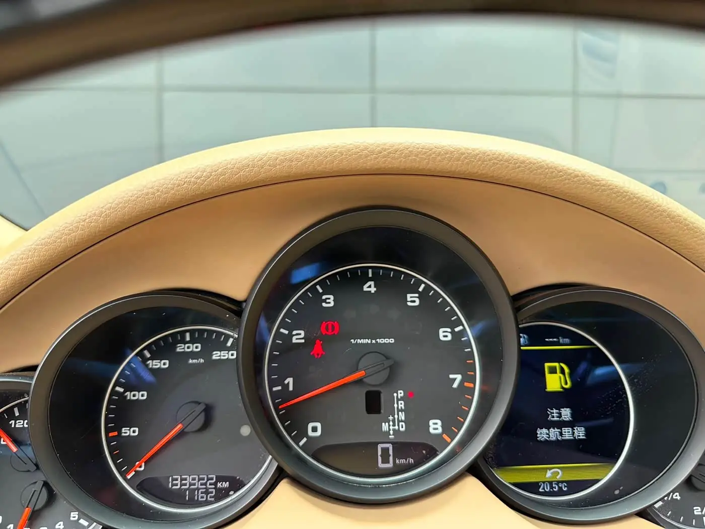 Porsche Cayenne 2015 — Şəkil 17/18