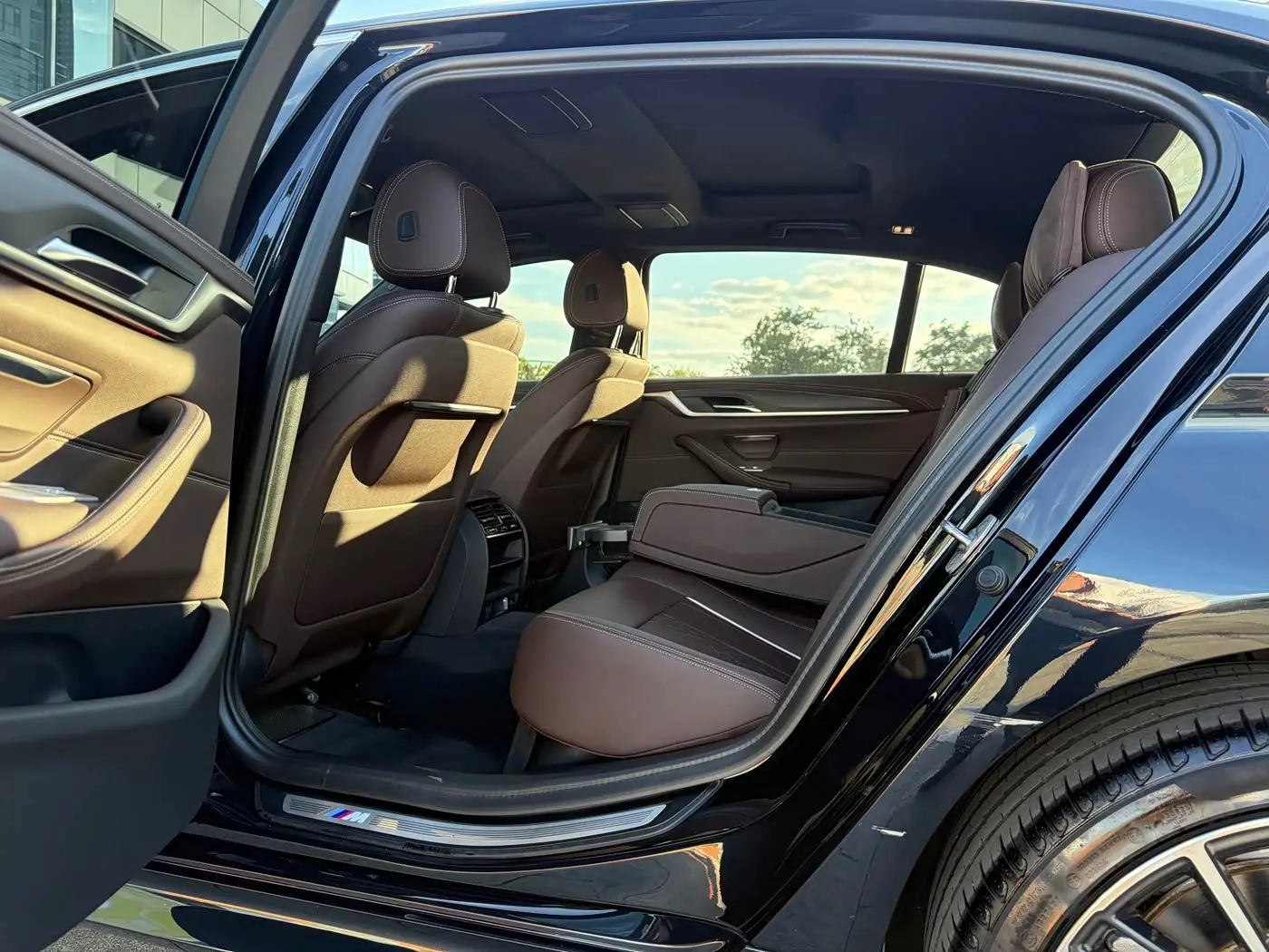 BMW 5 Series 2023 — Photo 6/20