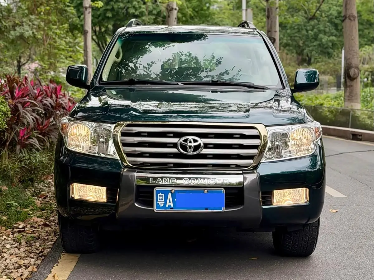 Toyota Land Cruiser 2010 — Şəkil 2/20