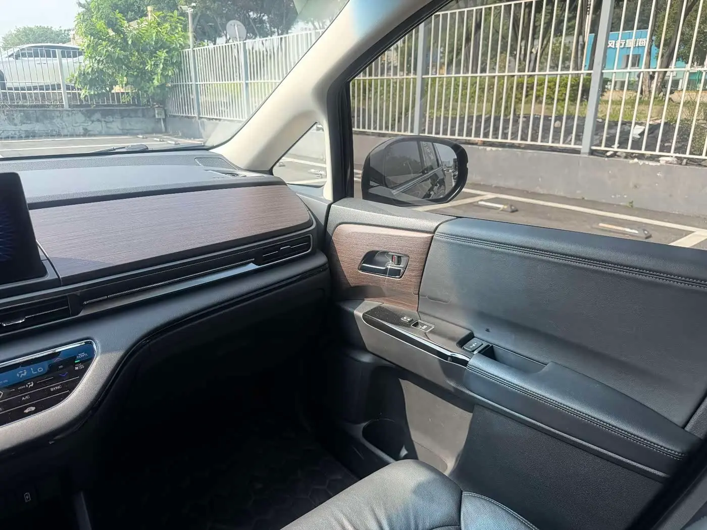 Honda Odyssey 2022 — ფოტო 17/20