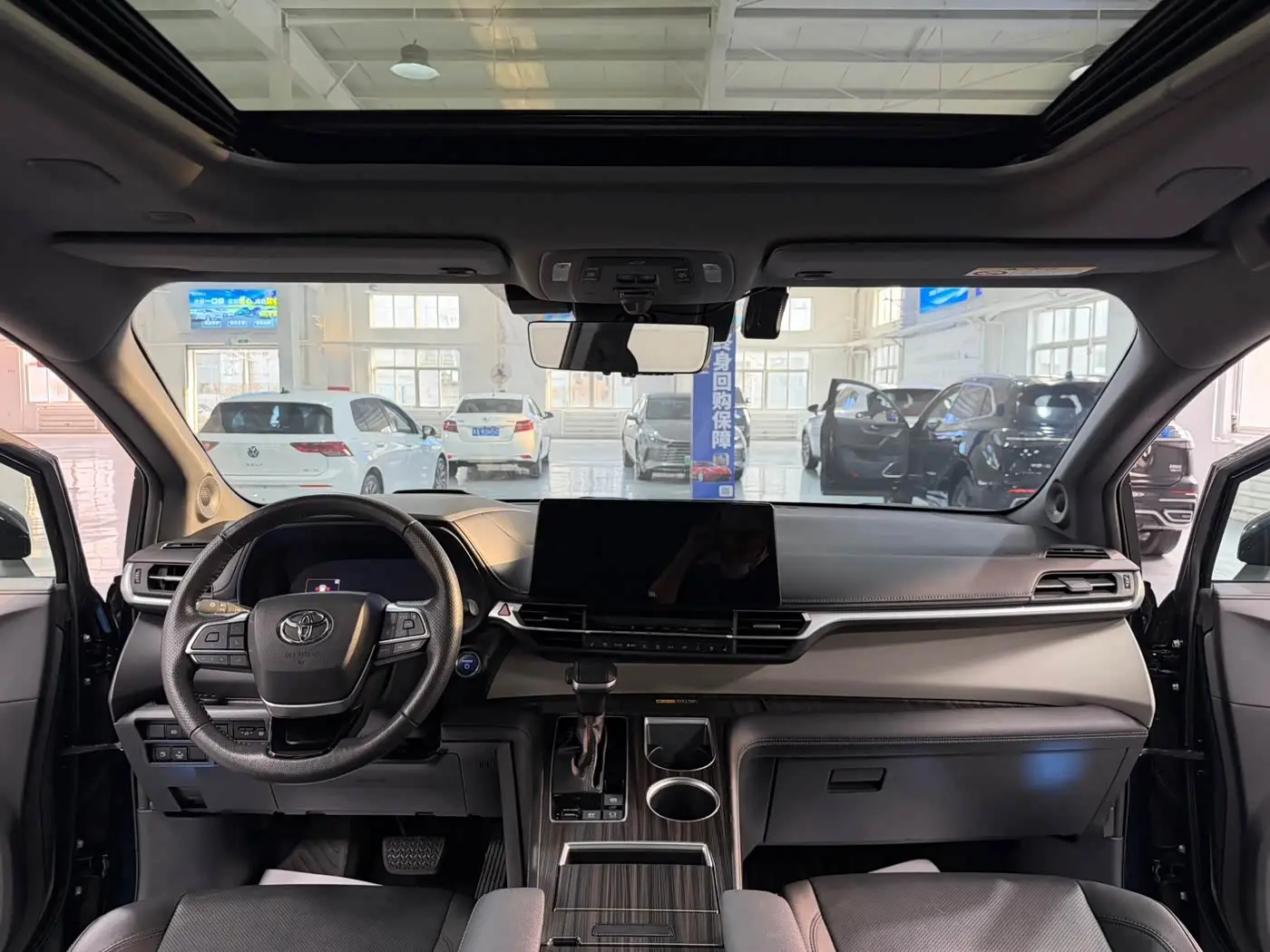 Toyota Granvia 2024 — Şəkil 9/17