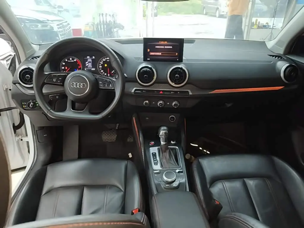 Audi Q2L 2023 — Photo 10/20