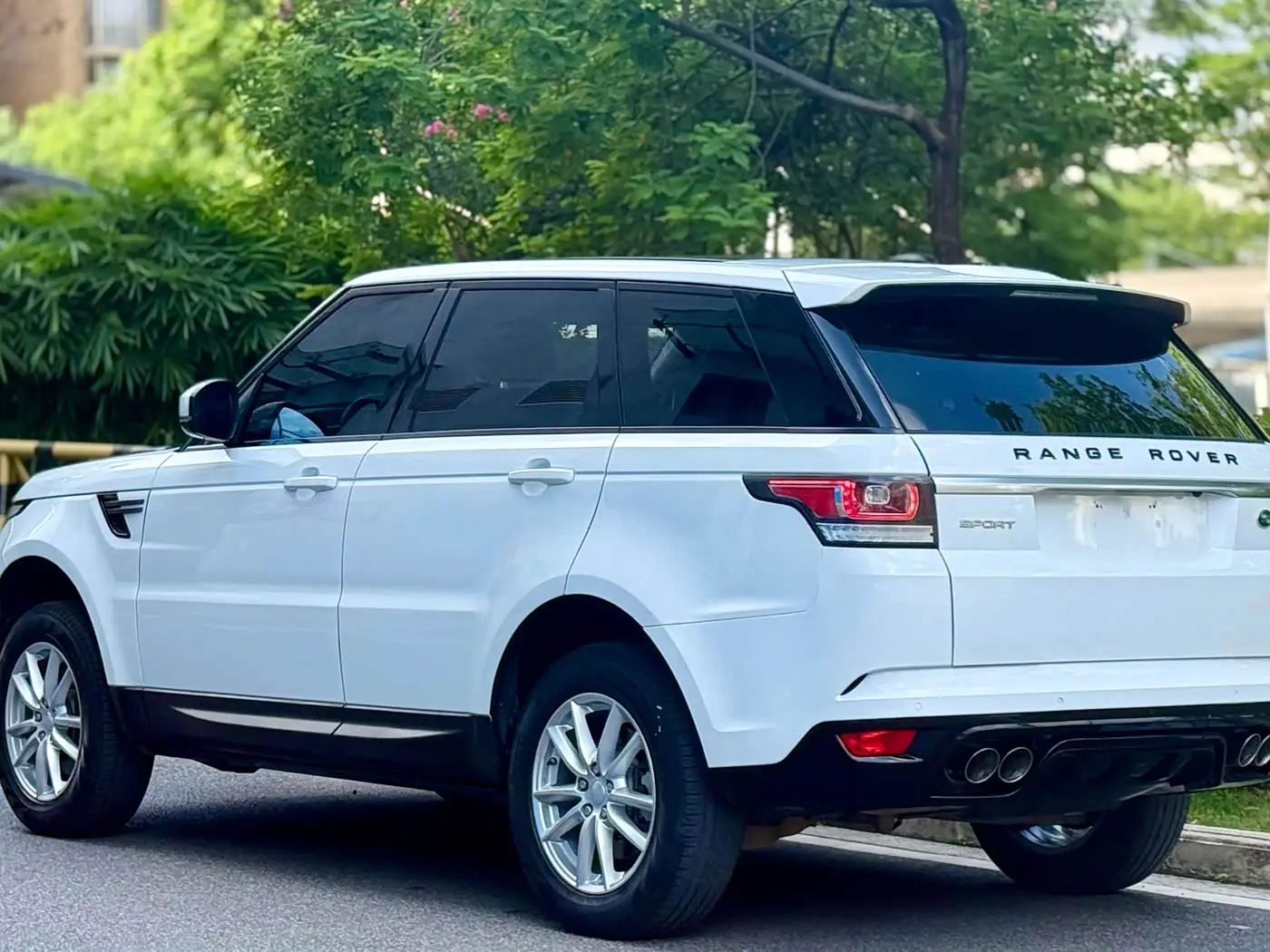Land Rover Range Rover Sport 2015 — Photo 9/9