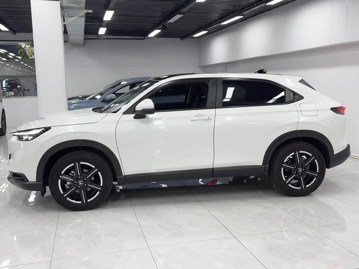 Honda Vezel 2024 — Фото 3/20