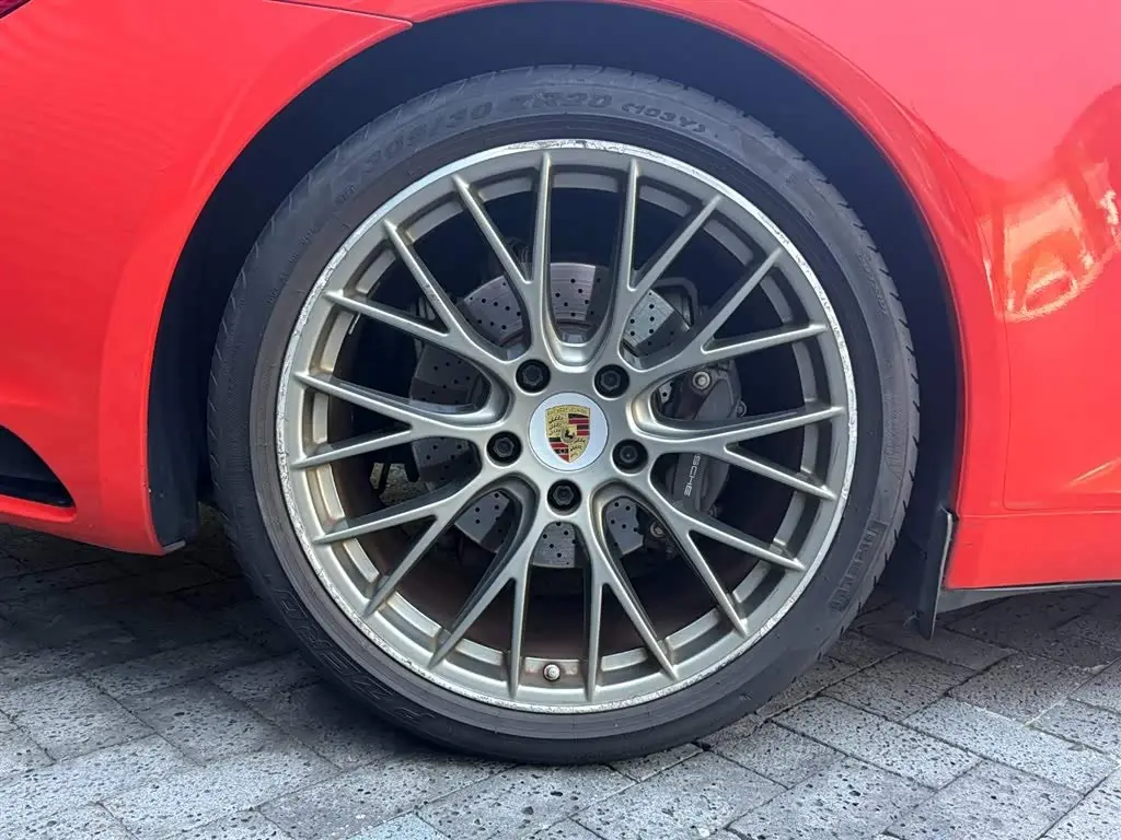 Porsche 911 2018 — Photo 16/16