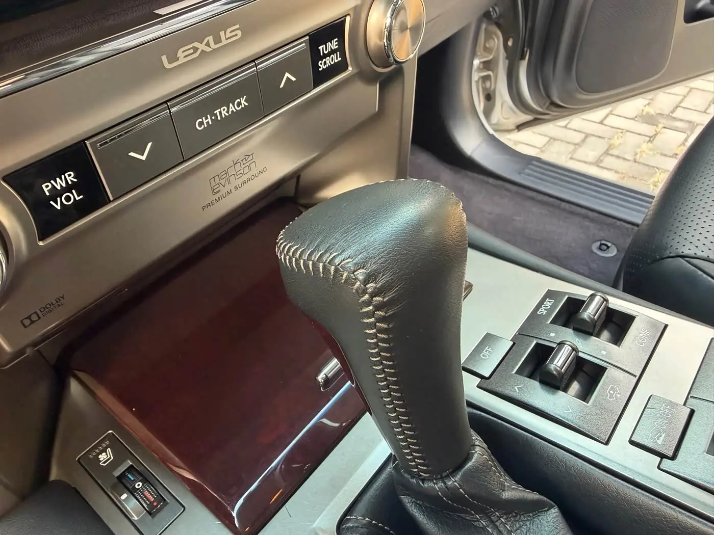 Lexus GX 2014 — Photo 15/20
