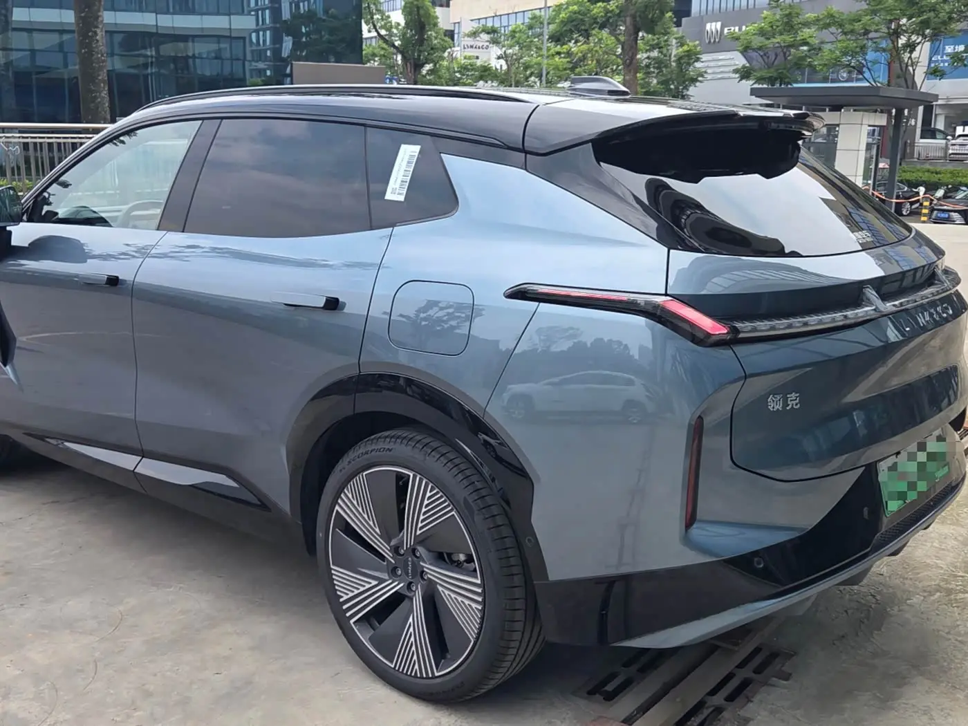 Lynk & Co 08 EM-P 2025 — Photo 2/12