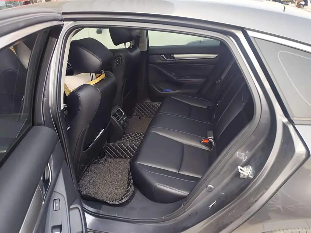 Honda Accord 2020 — Photo 8/10