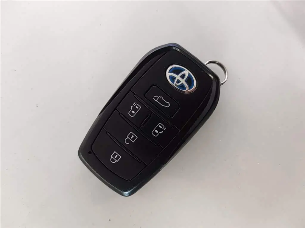 Toyota Granvia 2023 — Photo 9/20