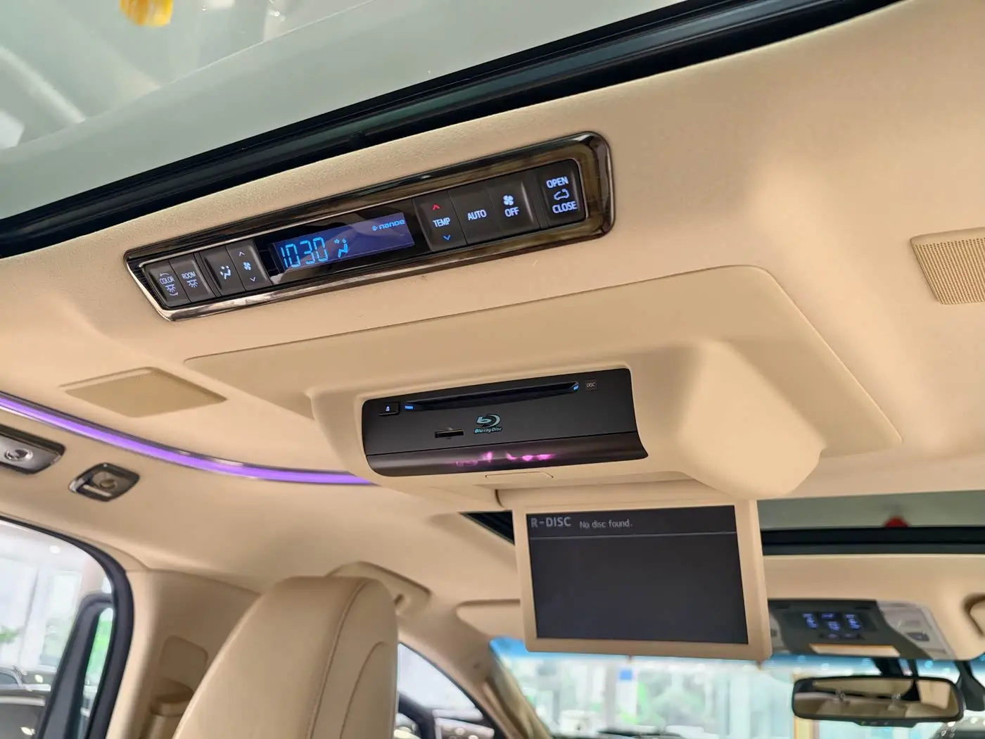 Toyota Alphard 2018 — Şəkil 10/20