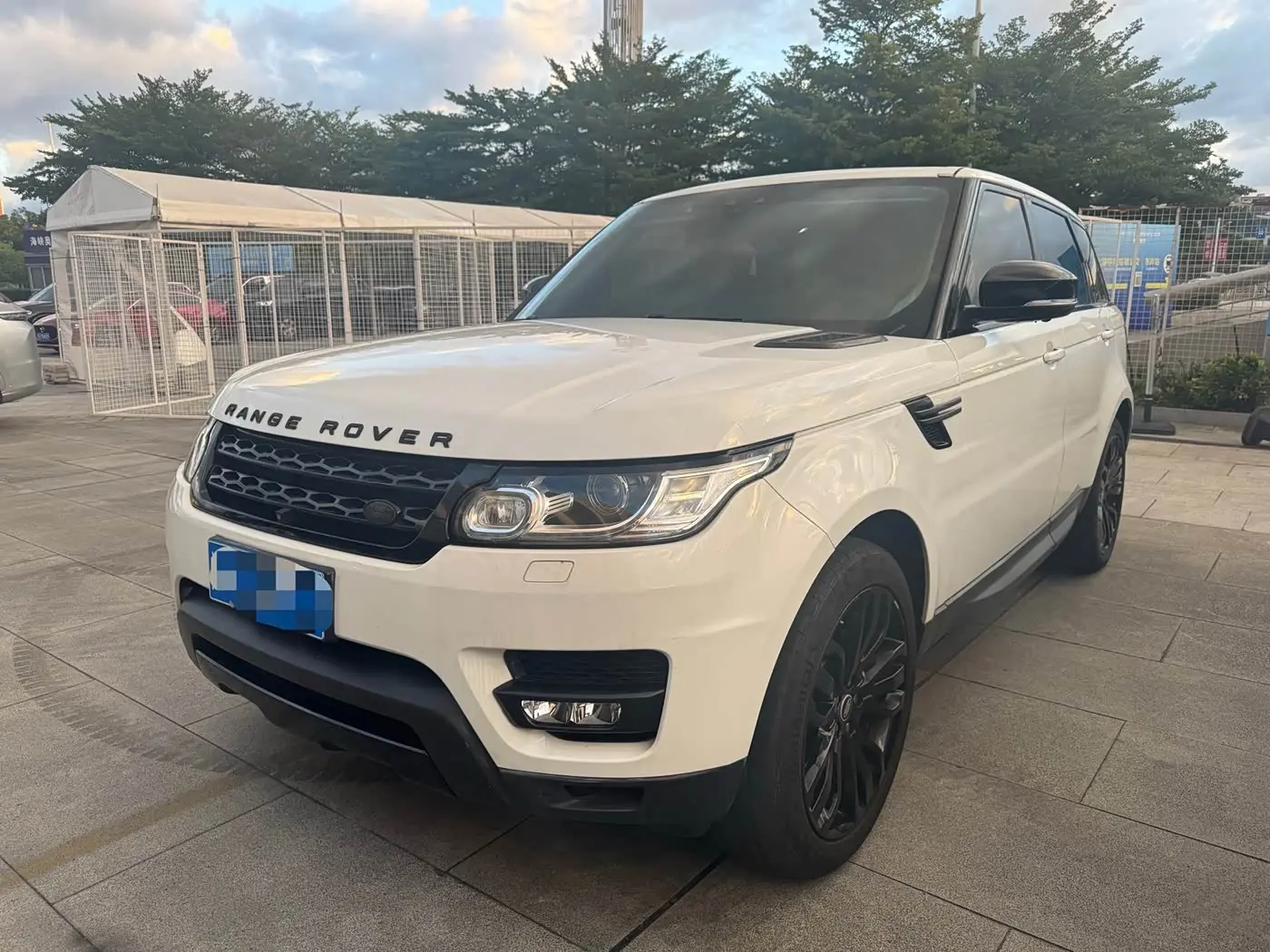 Land Rover Range Rover Sport 2017 — Фото 1/9