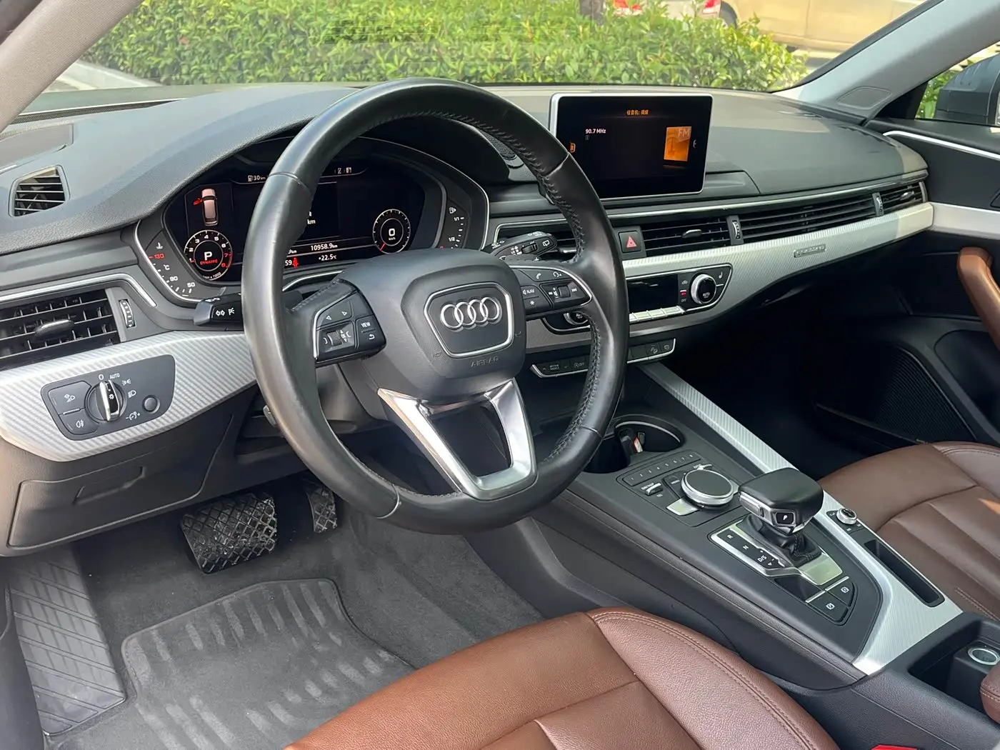 Audi A4 2017 — Фото 9/19