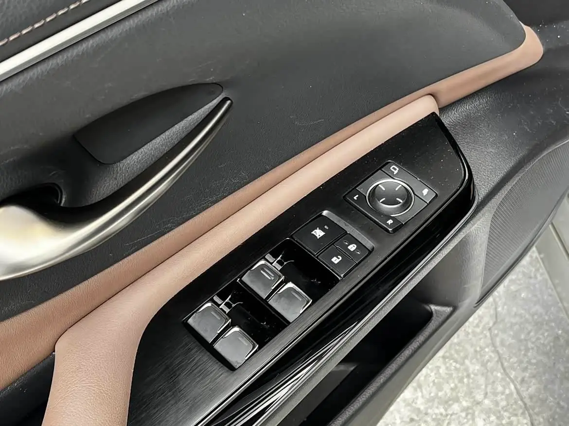 Lexus ES 2023 — Фото 14/20
