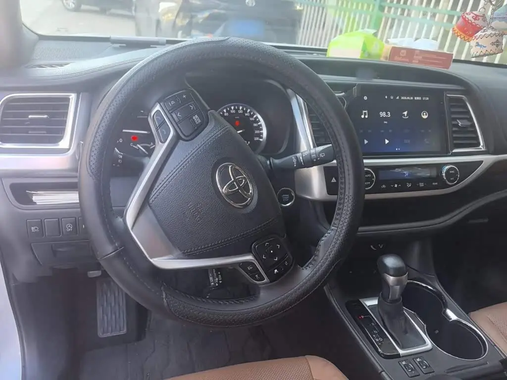 Toyota Highlander 2021 — Photo 3/20