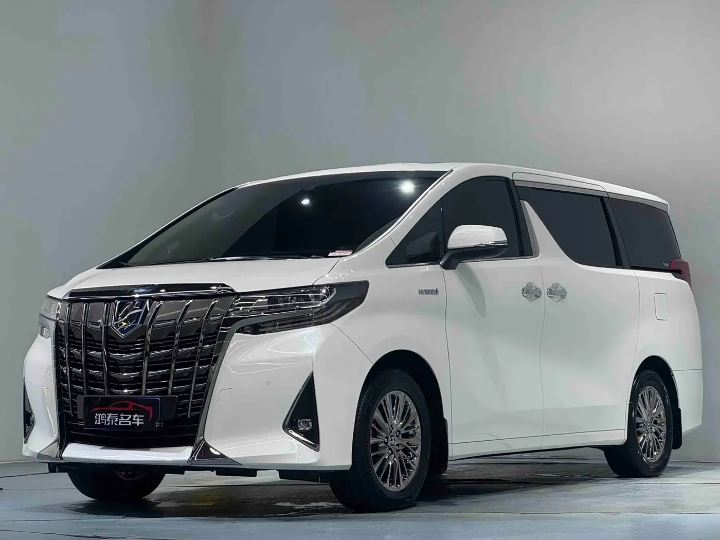 Toyota Alphard 2021 — Photo 2/20