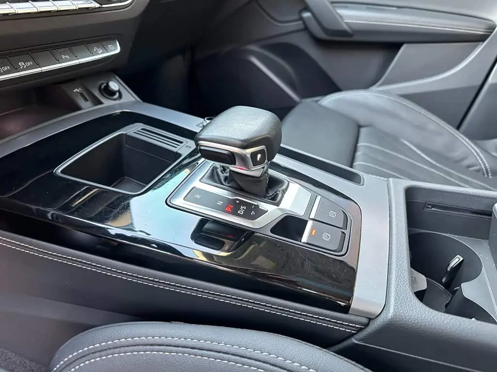 Audi Q5L 2022 — Фото 14/20