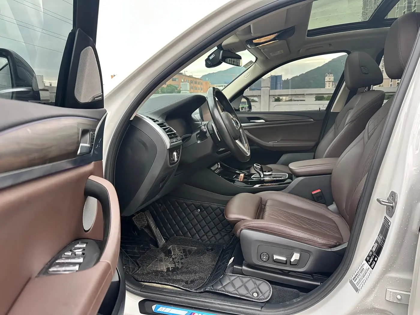 BMW X3 2022 — Photo 4/11