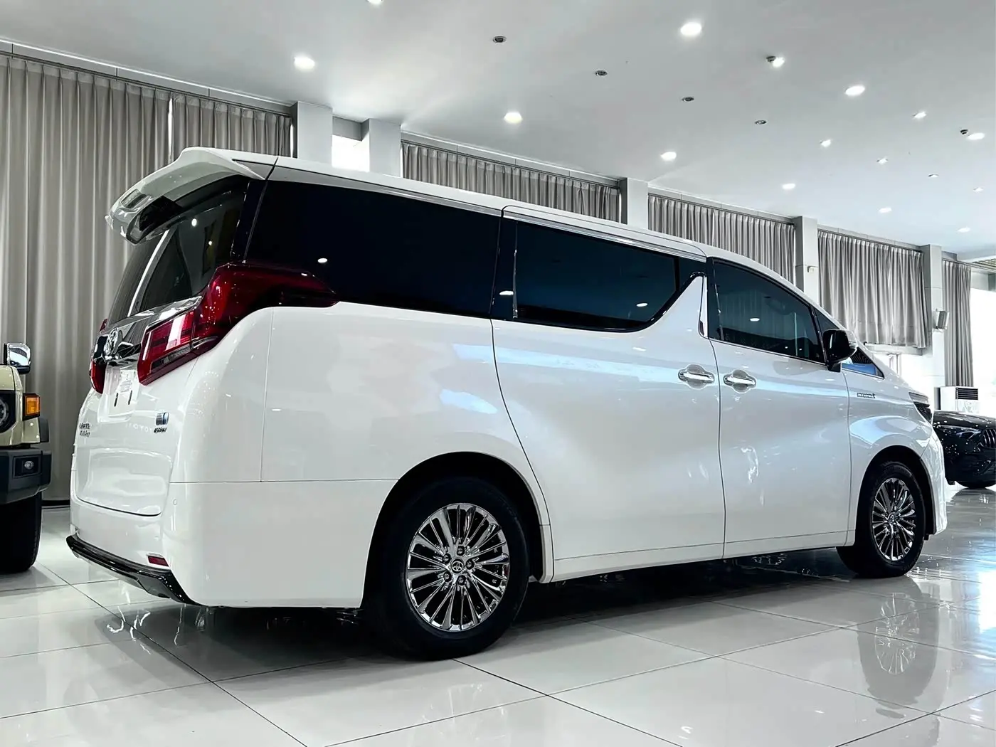 Toyota Alphard 2021 — ფოტო 4/20