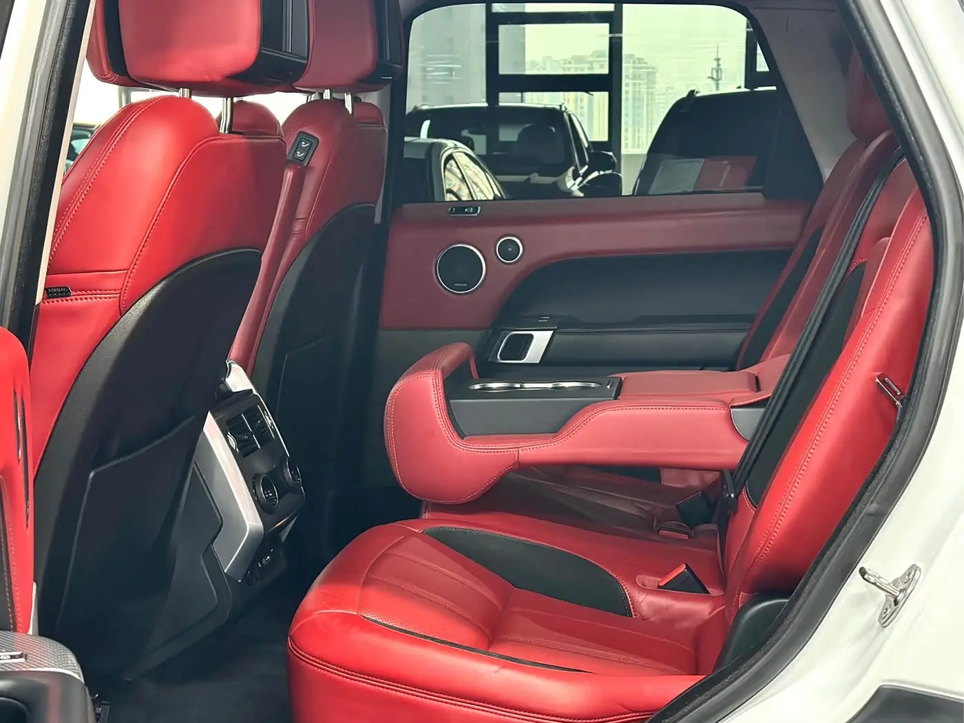 Land Rover Range Rover Sport 2020 — Photo 6/20
