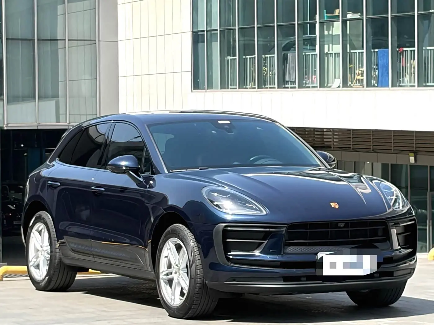 Porsche Macan 2022 — ფოტო 3/15