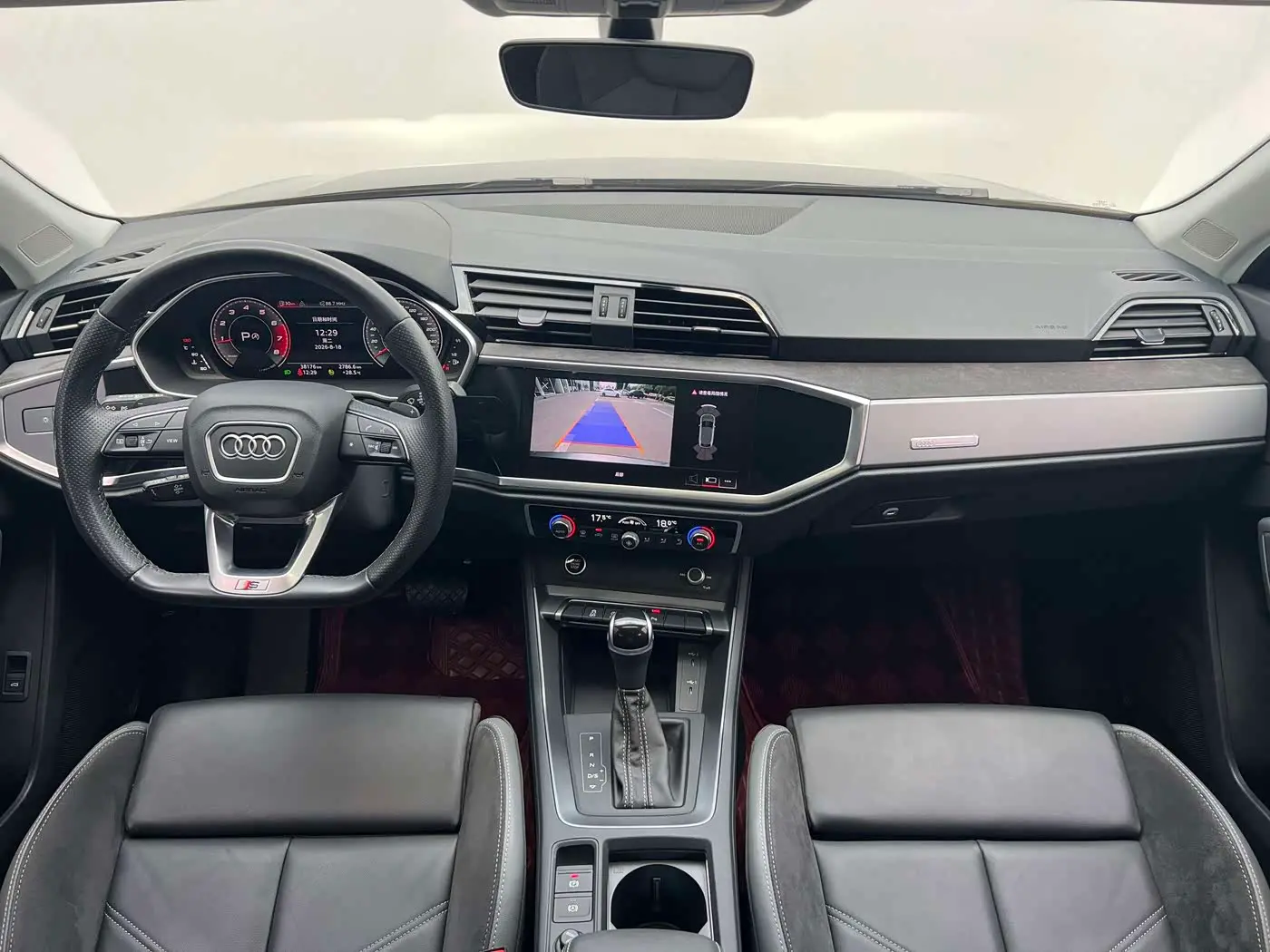 Audi Q3 Sportback 2023 — Фото 6/15